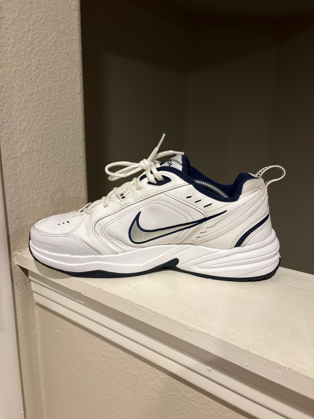 Nike Men's Air Monarch IV White and Dark Blue Athletic Sneakers Size 11.5 - Picture 5 of 9